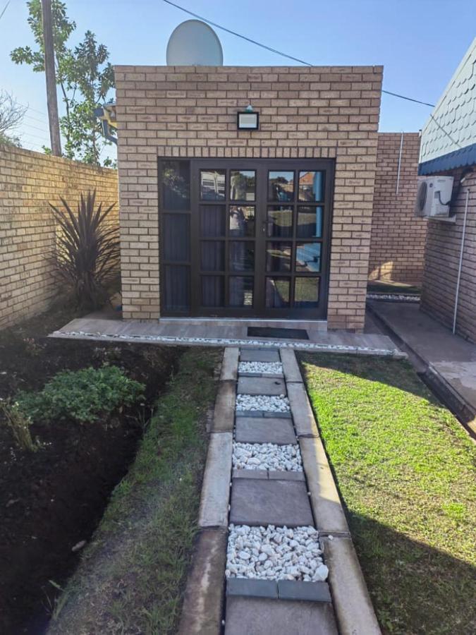 Obaa Sima Guest House Mthatha Exterior photo