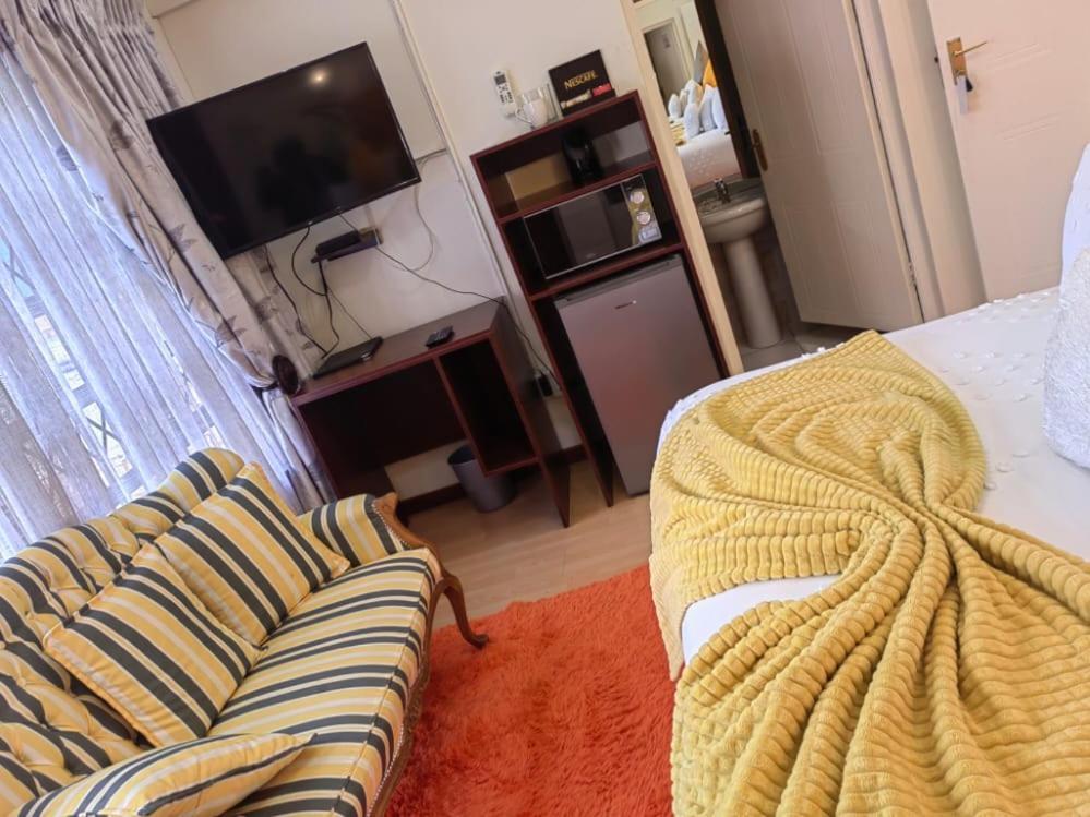 Obaa Sima Guest House Mthatha Exterior photo